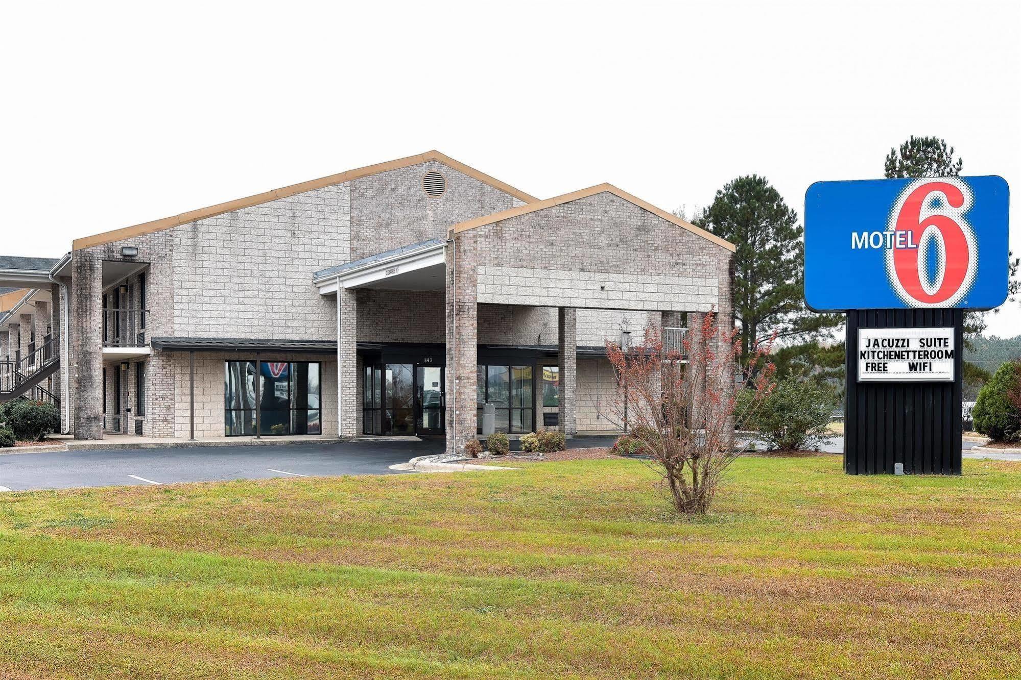 Motel 6-Kenly, Nc Exterior photo