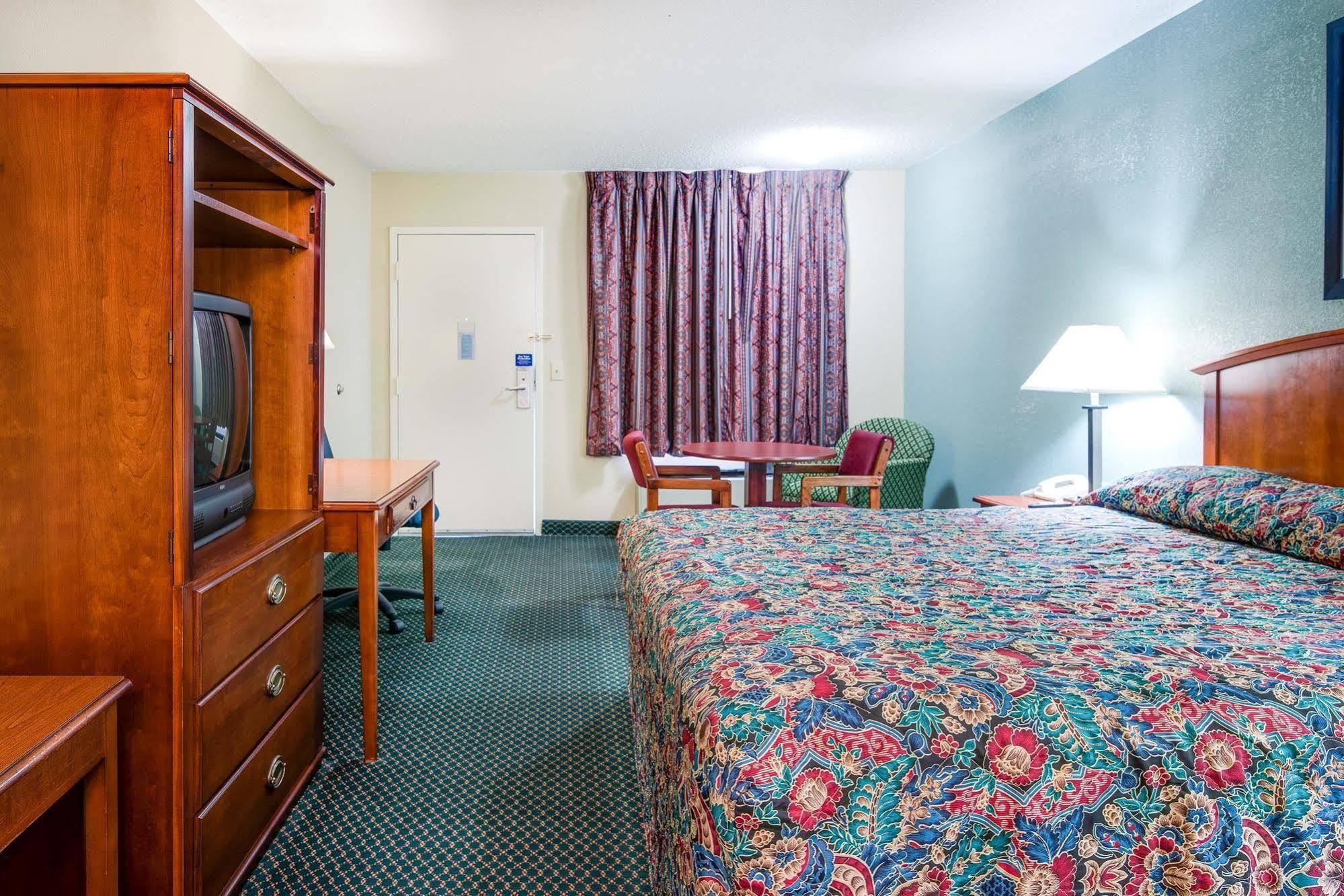 Motel 6-Kenly, Nc Exterior photo
