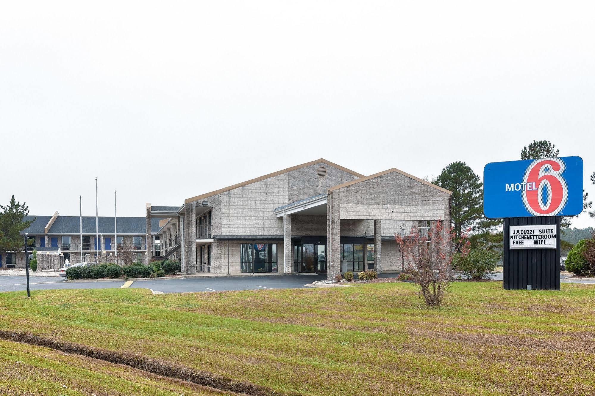Motel 6-Kenly, Nc Exterior photo